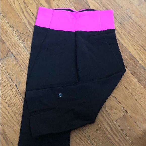 Lululemon reversible capris - Picture 1 of 3